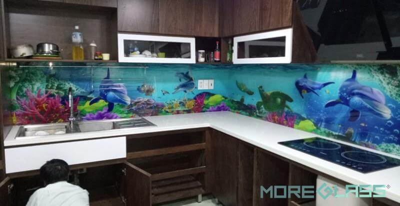 Mẫu kính cường lực ốp bếp